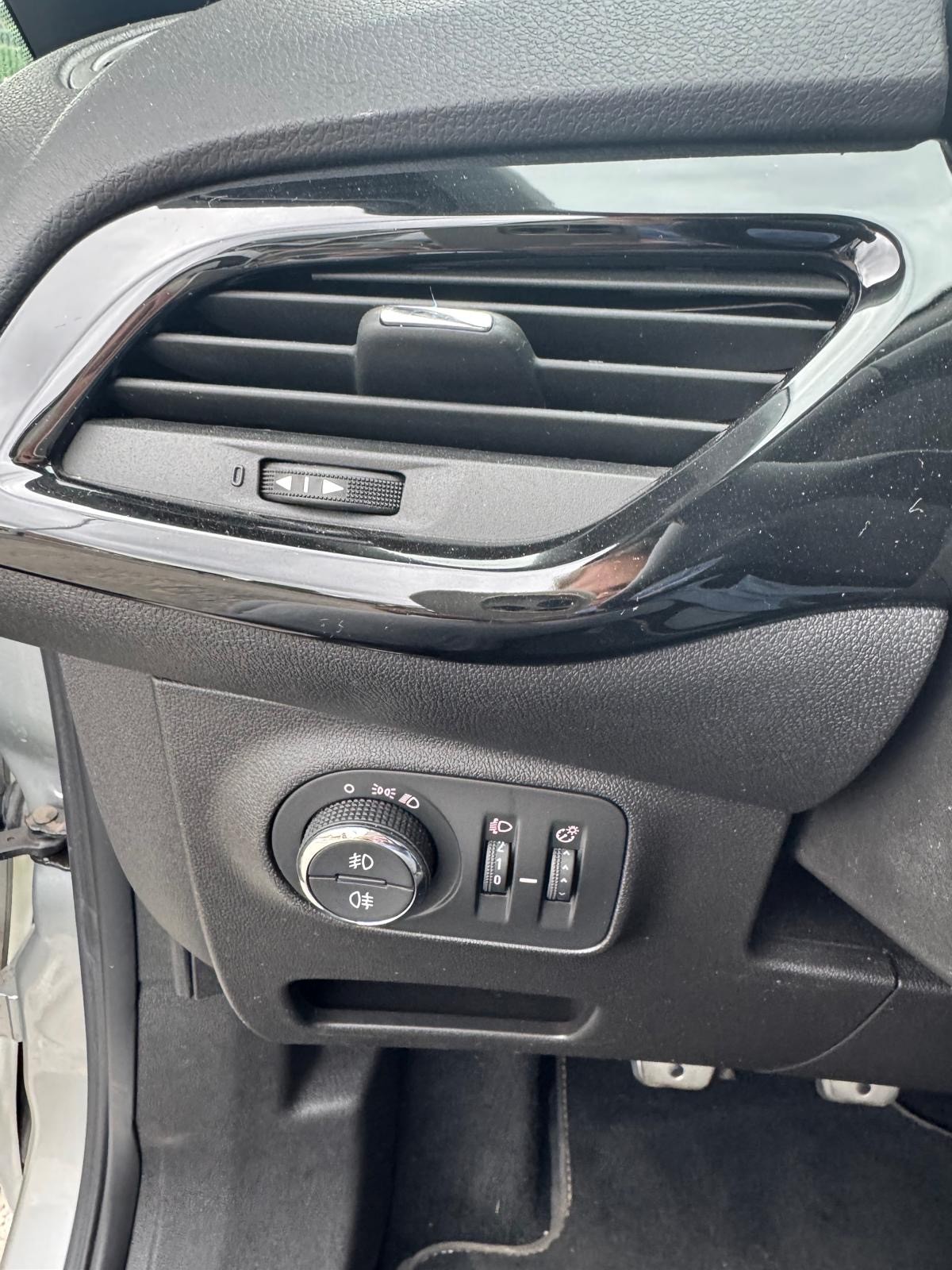 Opel Corsa 1.4 benzine Black Edition