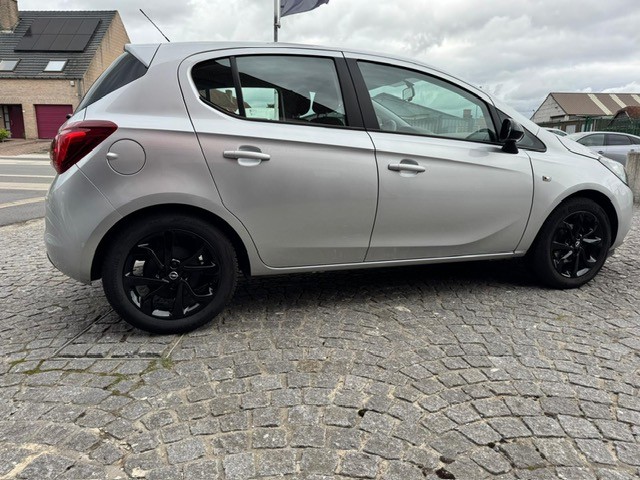 Opel Corsa 1.4 benzine Black Edition