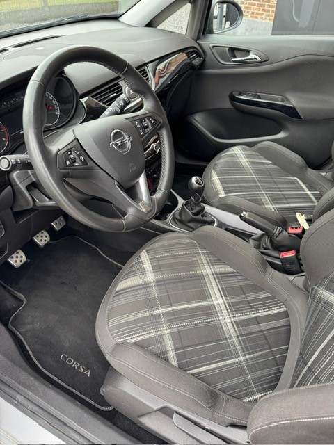 Opel Corsa 1.4 benzine Black Edition